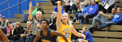 Women's Basketball Falls to Wayne State, 79-61, after a Close First Half